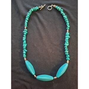 Vintage turquoise color Howlite and stone necklace 18"